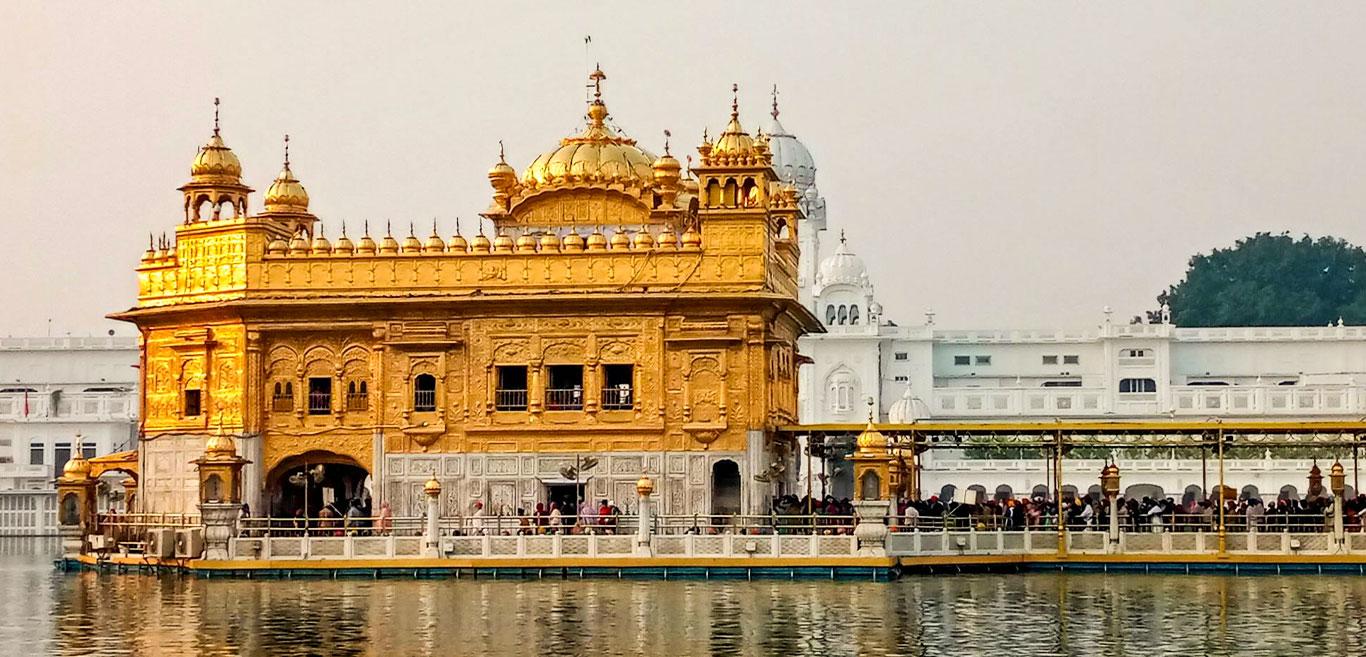 beyond-borders-golden-temple-ceremonies-village-walks-himalayan-escapes