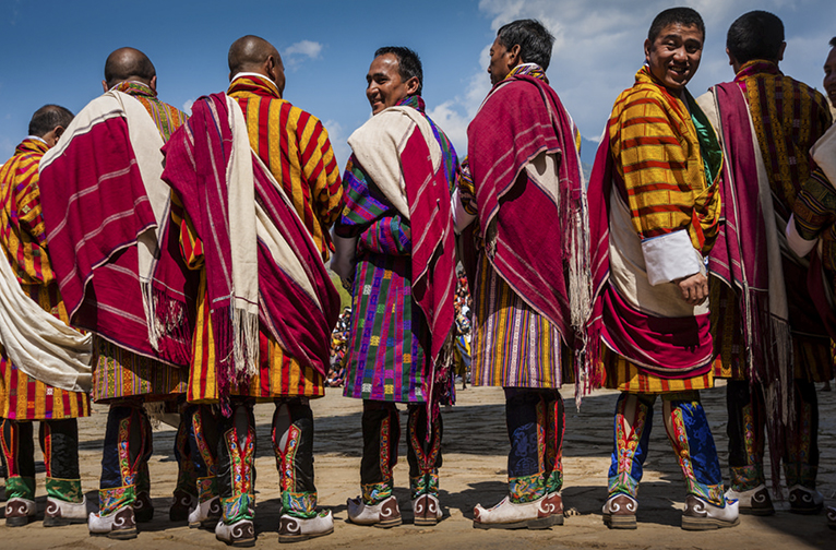 the-traditional-distinctive-dresses-of-bhutan