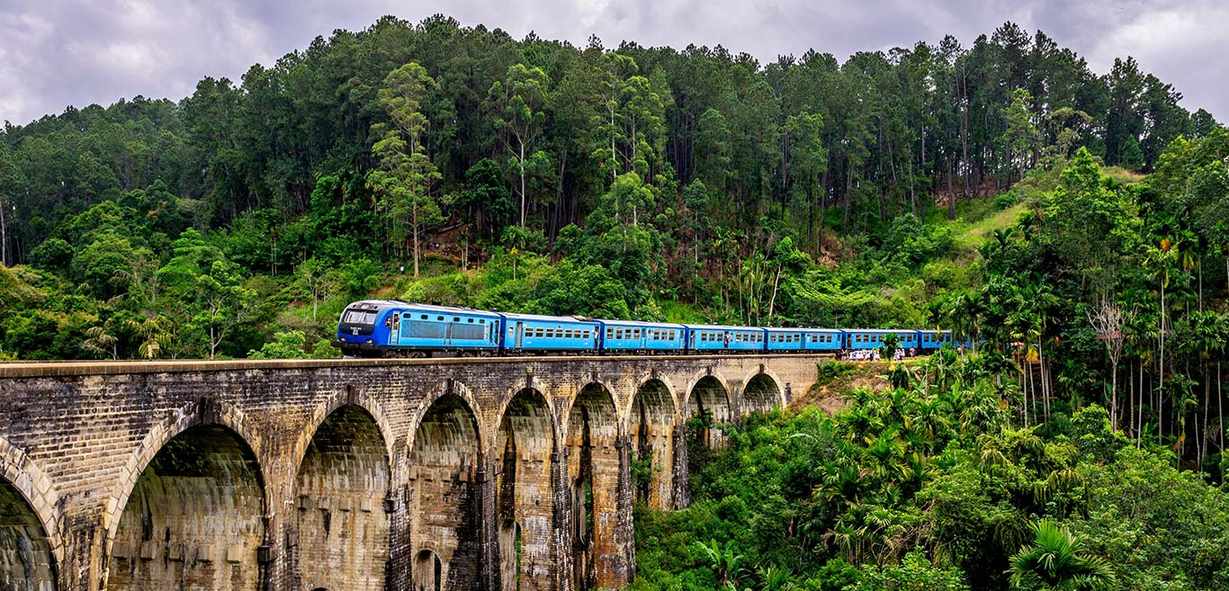 travelling-by-train-to-sri-lanka-s-tea-country